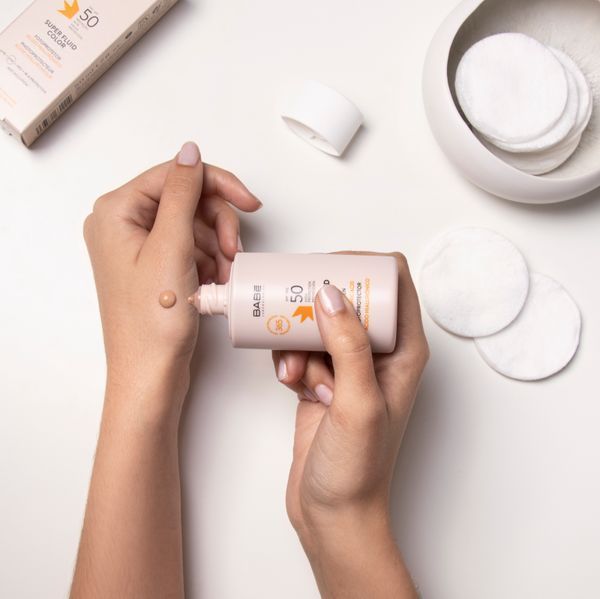 *Уцінка*_Cонцезахисний супер флюїд ВВ з тонуючим ефектом SPF 50 для всіх типів шкіри, 50 мл 8436571631114_01 фото